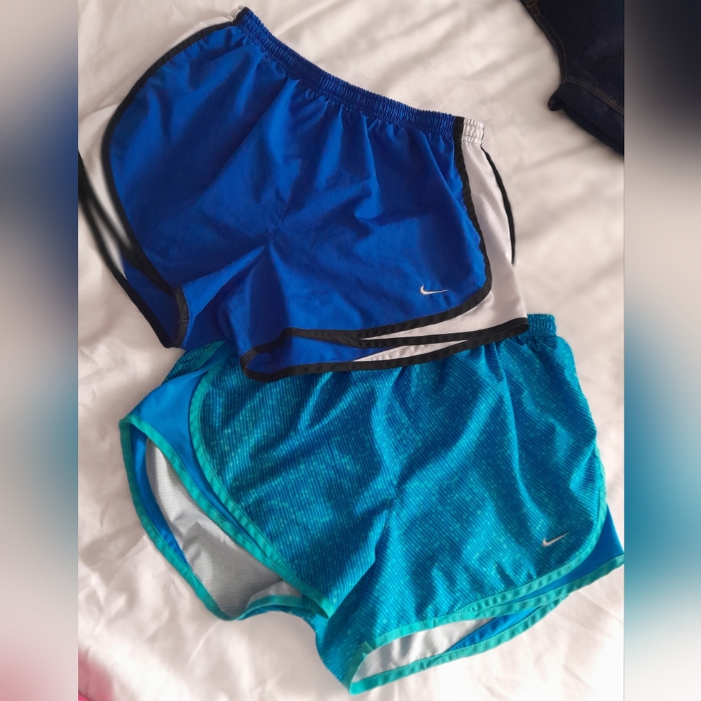 Nike Women's shorts Sz Med